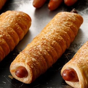 あらびきソーセージパイ(320円)