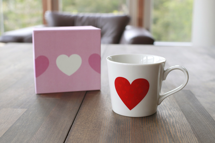丸モ高木陶器の温感ハートマグカップを贈る | カジュアルギフトの