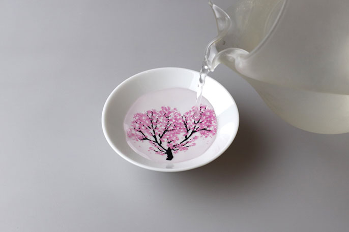 丸モ高木陶器の冷感桜 平盃ペアセットを贈る | カジュアルギフト 丸モ高木陶器の冷感桜 平盃ペアセットを贈る | カジュアルギフト