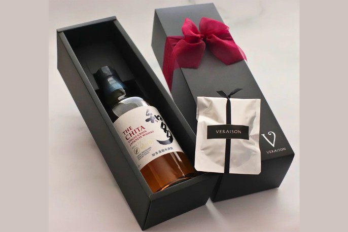 VERAISONのウイスキー 知多 700ml レーズン リボン 化粧箱を贈る