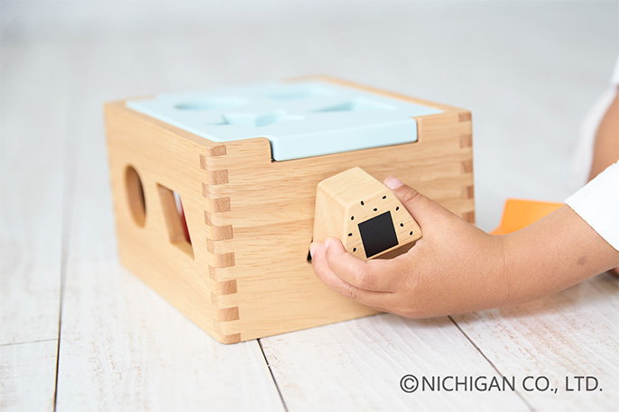 ANA 木製パズル　新品未使用　ポーチ付き ANA(全日本空輸) - 一度のみの使用 ANA 飛行機 パズル 木製 木の