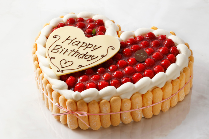 洋菓子店カサミンゴーの特注ハート型シュス木苺レアチーズケーキ