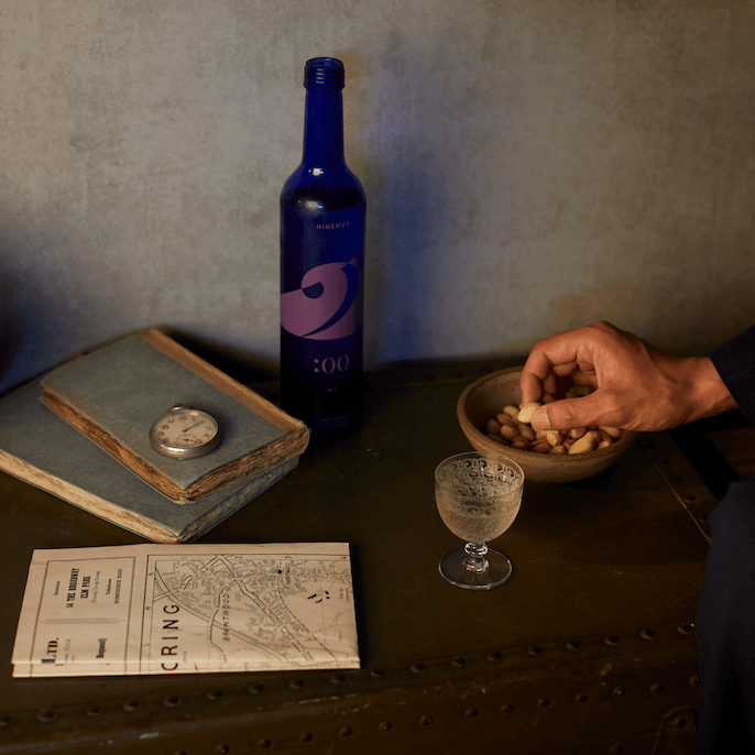 HINEMOSのキレ味抜群の辛口日本酒 NIJI(AM2:00)を贈る | カジュアル